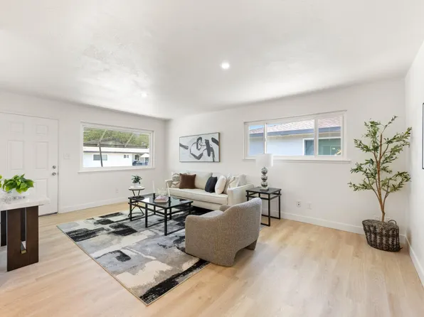 301 Harding Blvd APT 4, Roseville, CA 95678