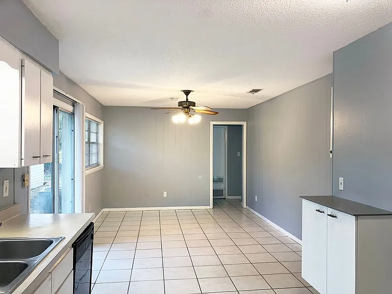 3504 NW 51st Ave — Photo 4