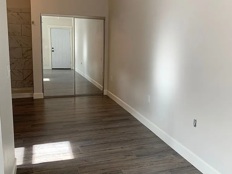 44 SW Roosevelt Ave #C — Photo 1