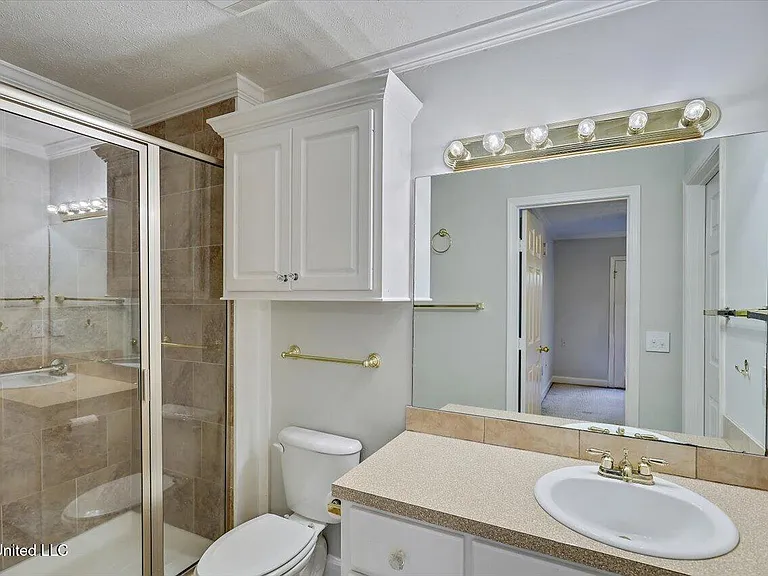 200 Woodgreen Dr #2 — Photo 15