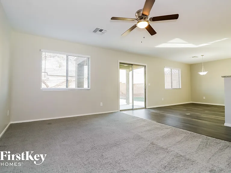 23704 W Huntington Dr — Photo 4