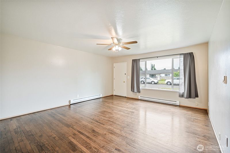 4th image of 2721 Taylor Avenue