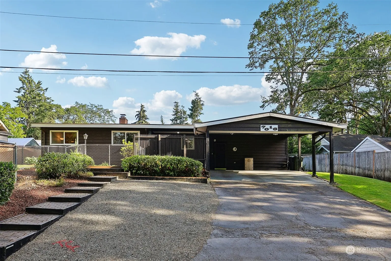 7016 Pleasant Street SW photo 1