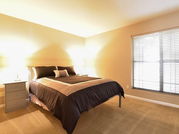 5th image of 5122 N 31st Way Unit 231