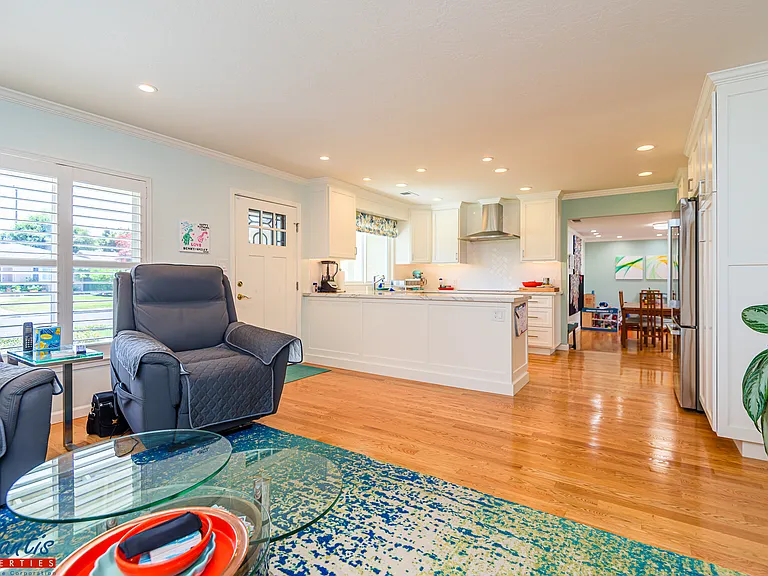 3069 Alexander Ave — Photo 4