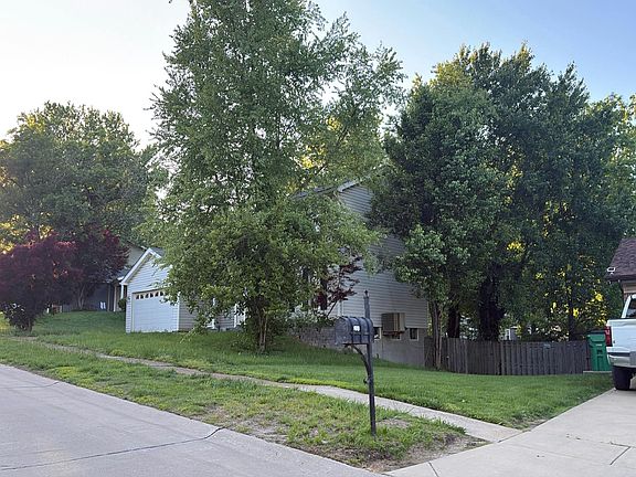 4th image of 2911 Meramar Dr