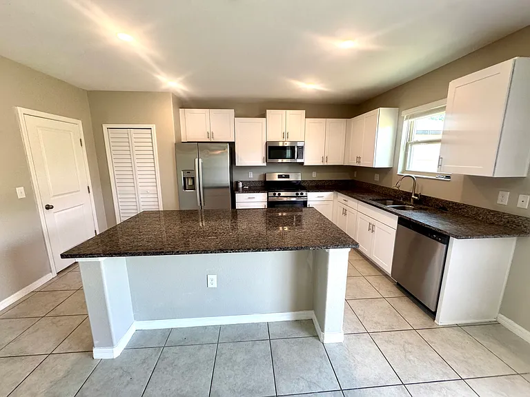 5415 Amaryllis Garden St — Photo 3