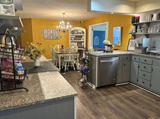 2434 4000th Rd, Chetopa, KS 67336