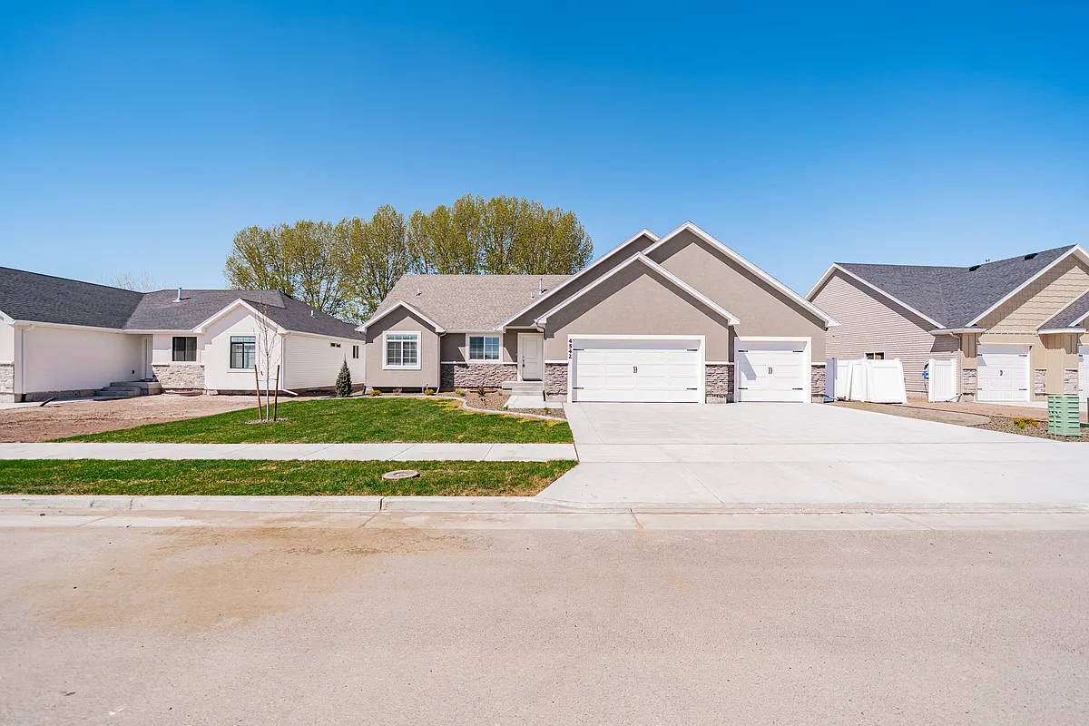 Building Photo - 4542 Greystone Ln