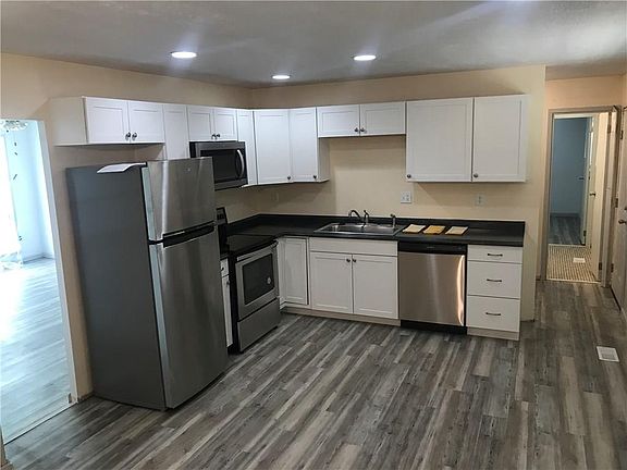 5th image of 3650 N Brentwood Ave