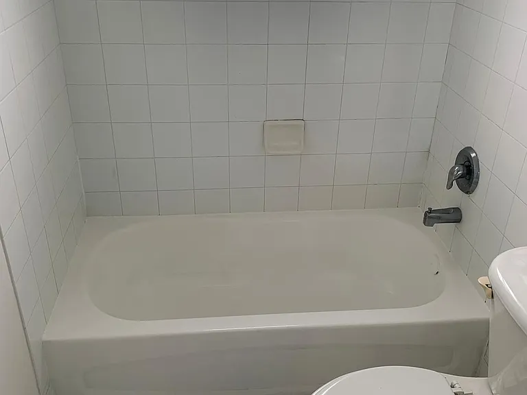 1570 NE 33rd Rd #201 — Photo 28