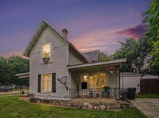 302 N Van Buren St, Paw Paw, MI 49079