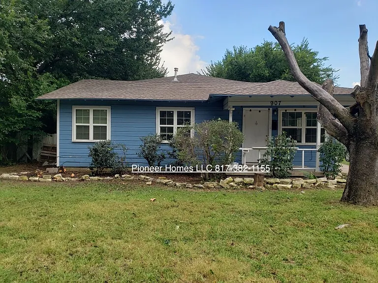 907 Walters Ln — Photo 1