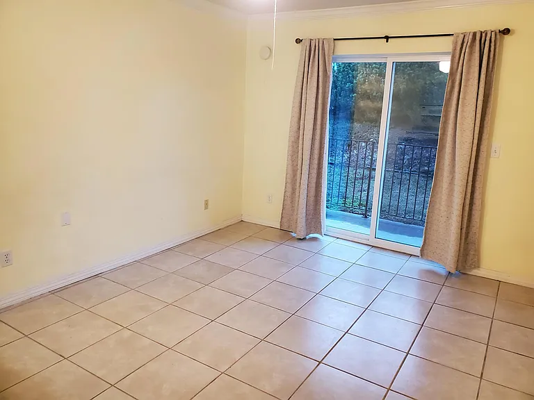 1645 NE Merman Dr — Photo 3