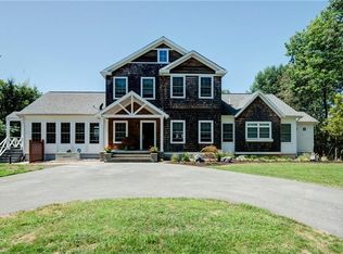 2438 E Lake Rd, Skaneateles, NY 13152