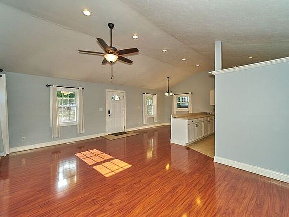 4th image of 5514 Winthrop Ave