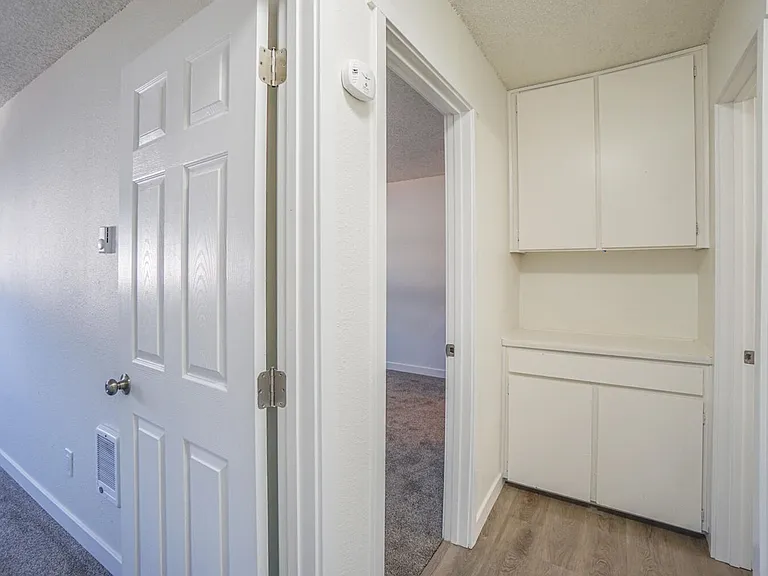 704 N Broadway St — Photo 23