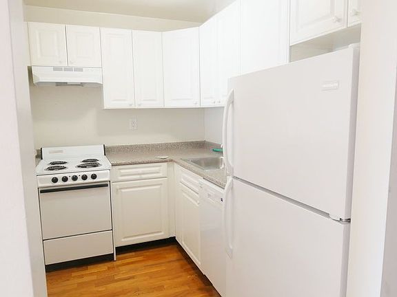 5th image of 245 E 84th St APT 11D