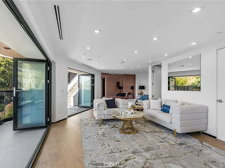 8144 1/2 Gould — Photo 2