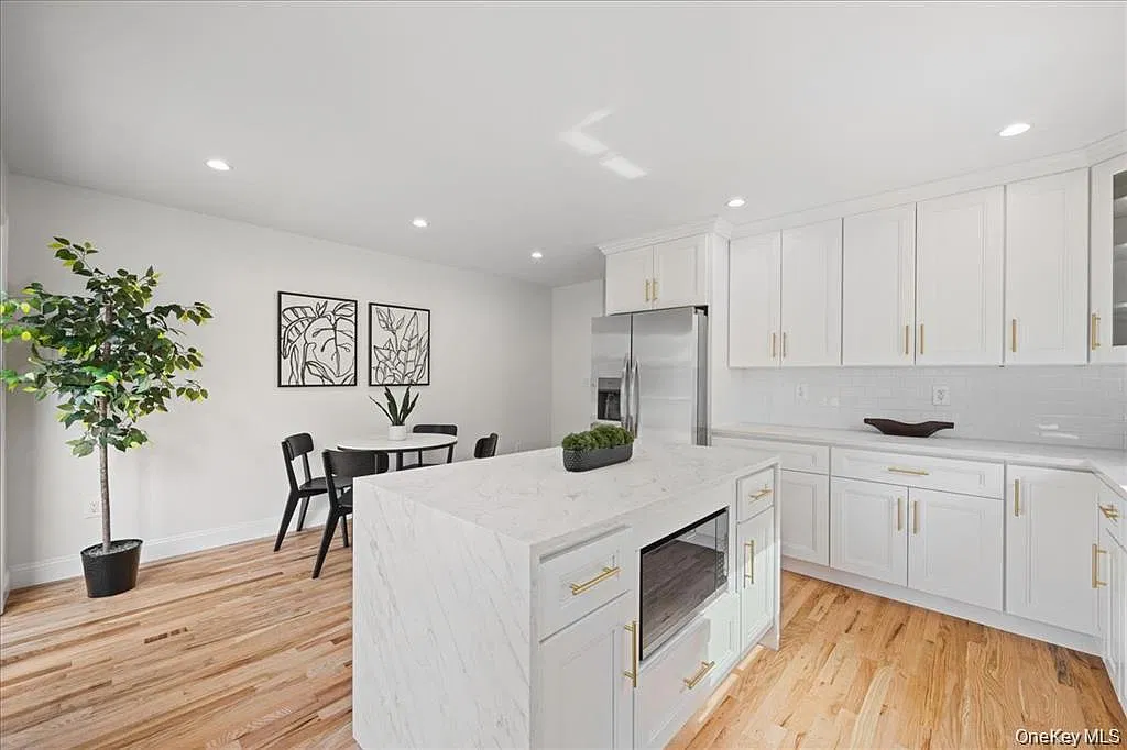 3 bed, 2500 sqft, $6,000 — Photo 4