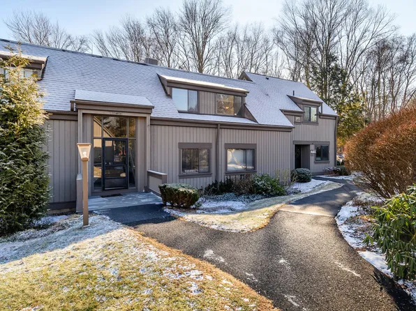 725 Heritage Village #D, Southbury, CT 06488