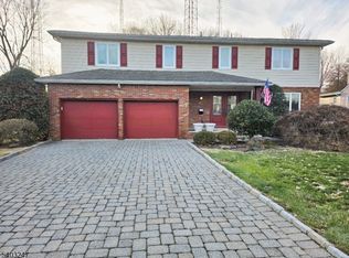 24 Malcolm Ct, Clifton City, NJ 07013
