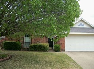 10304 Apache Dr, Woodway, TX 76712