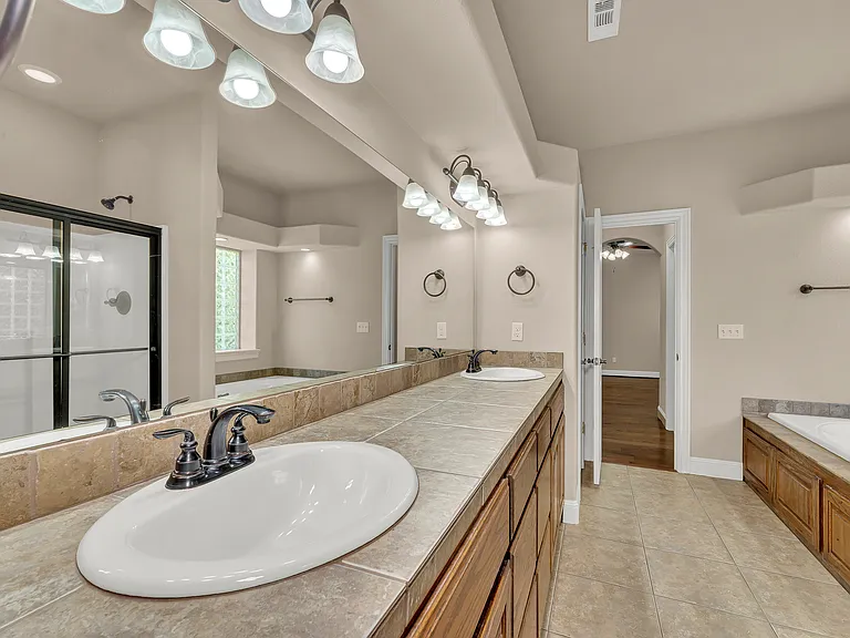 605 NW 17th Ct — Photo 21