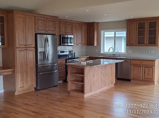 1806 Mary Lou Ln, Newberg, OR 97132