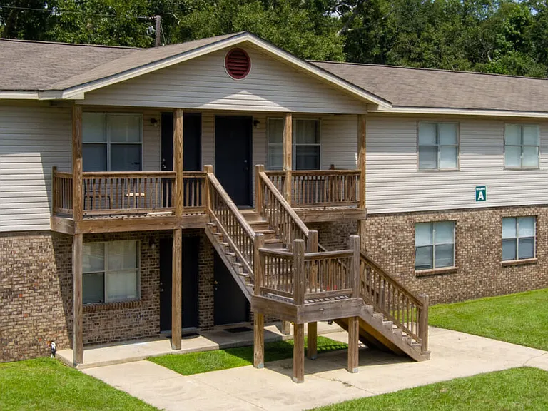 Rainview Apartments — Photo 13