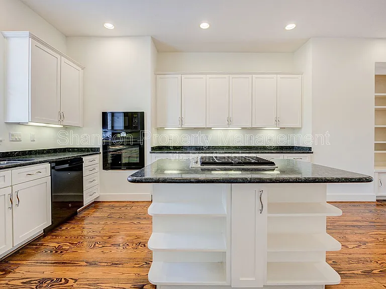 1501 California St #C — Photo 11