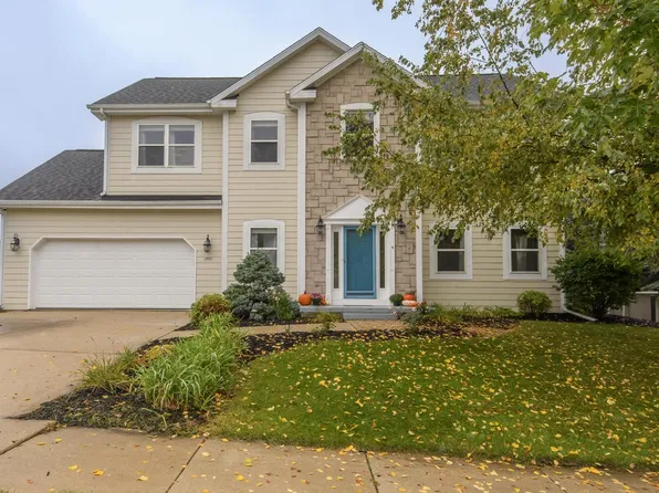 1887 Wayside DRIVE, Hartford, WI 53027