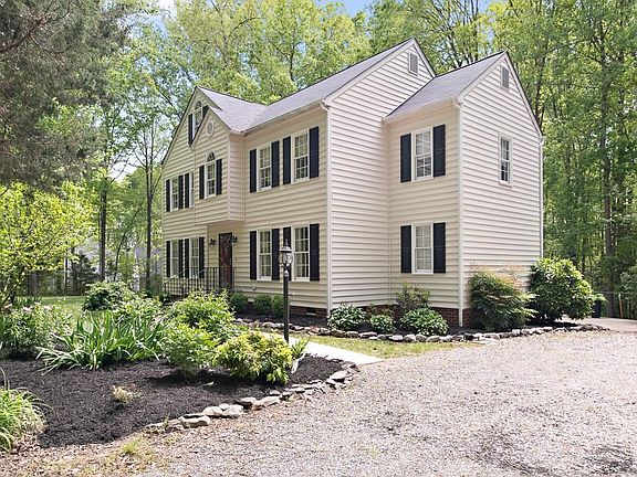 3rd image of 16347 Hennessy Way