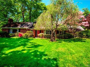 12 Willow Ln, Scarsdale, NY 10583