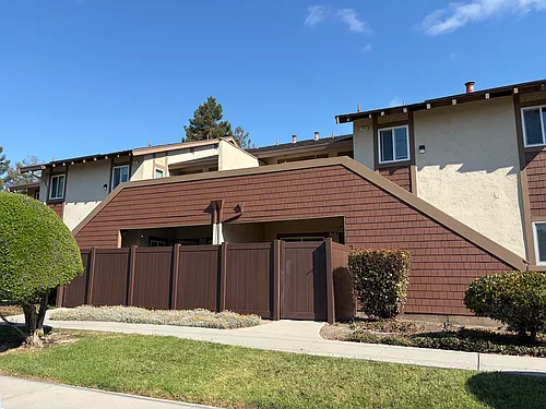 120 Hackamore Ln Photo 1