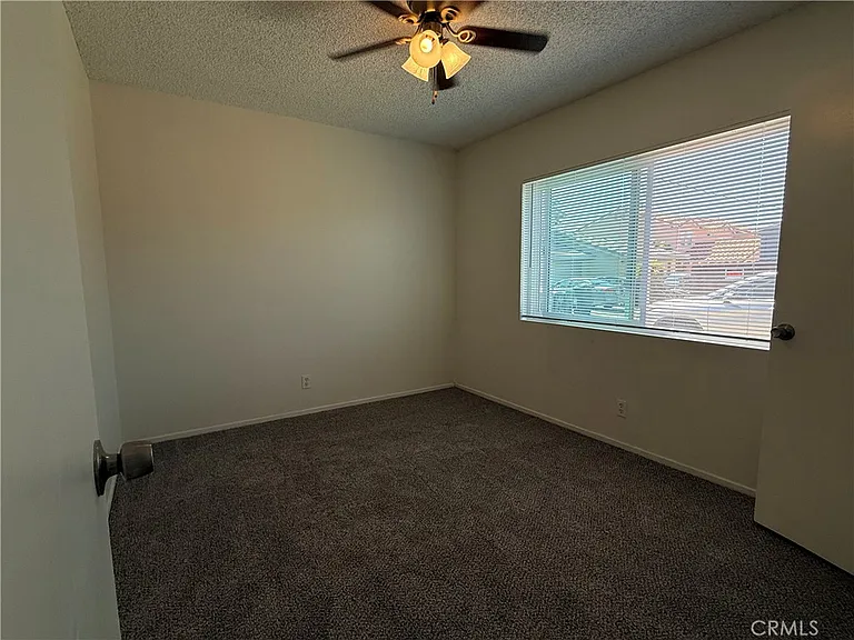 248 S Redwood Ave — Photo 10