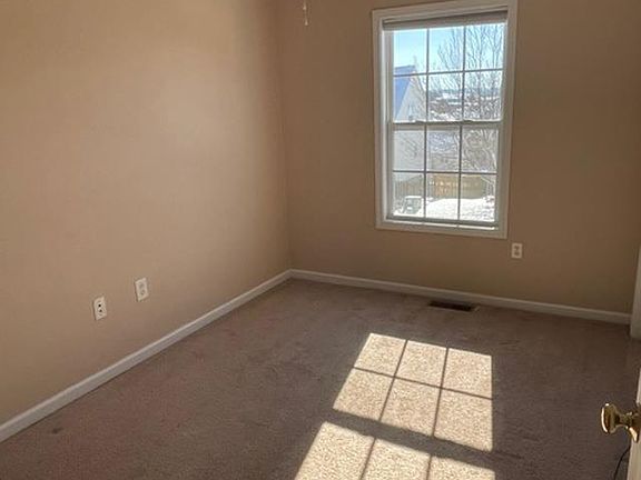 5th image of 140 Wistaria Dr
