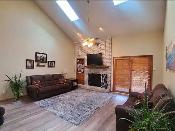 5th image of 2124 Northglen Dr