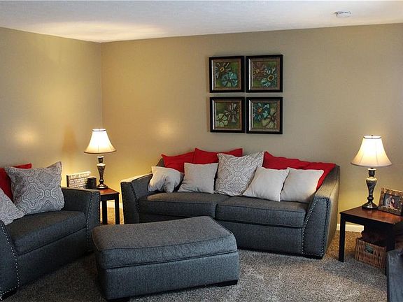 5th image of 855 Greenfield Dr