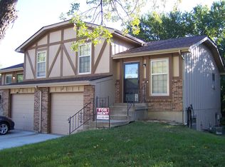 12811 S Blackfoot Dr, Olathe, KS 66062