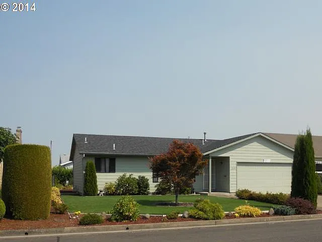 2064 Heather Way photo 1