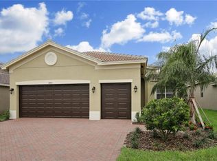 4921 Grand Banks Dr, Wimauma, FL 33598