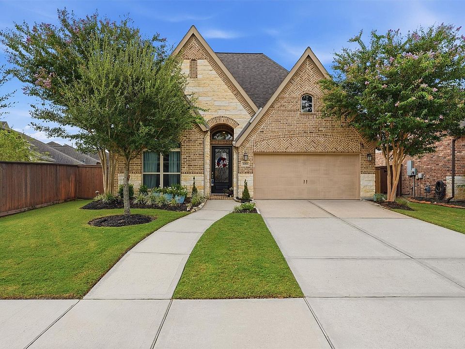 1st image of 12814 Fernbank Forest Dr