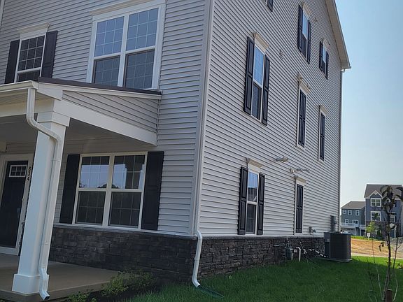 Side of the house, lots of green