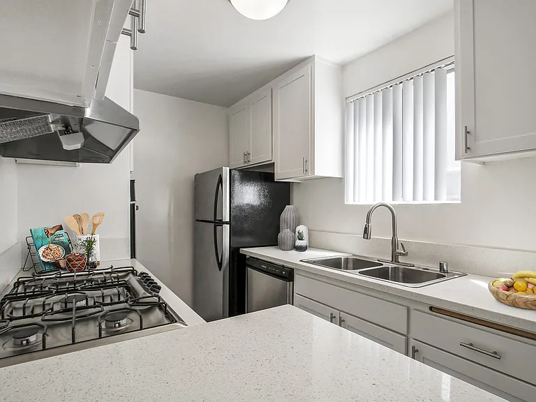 1624 Camden Ave — Photo 26