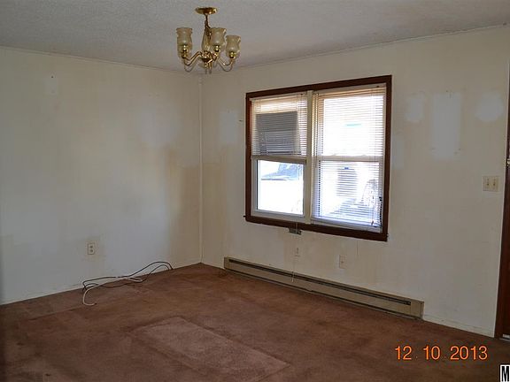 4th image of 585 10th Avenue Dr SE