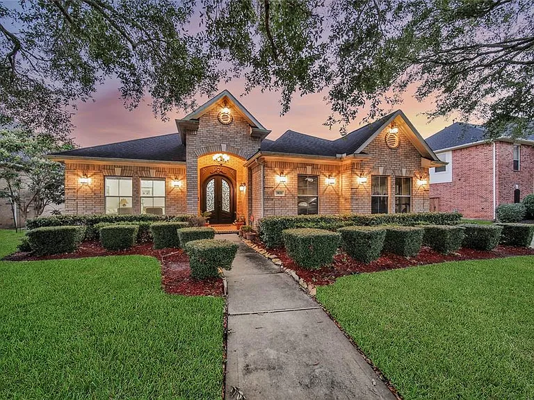 3831 Lakeridge Canyon Dr — Photo 42