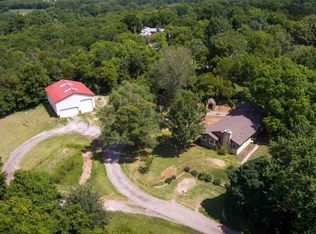 13 Crestwood Dr, Arkansas City, KS 67005