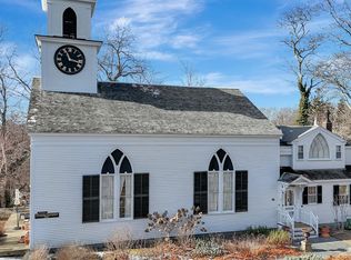 17 Church St, Yarmouth Port, MA 02675