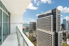 1 bed, 1.0 bath, 694 sqft, $3,400 — Photo 3